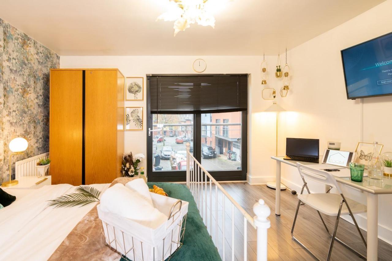 Luxe Place - Netflix & Workspace For 6 Birmingham Bagian luar foto