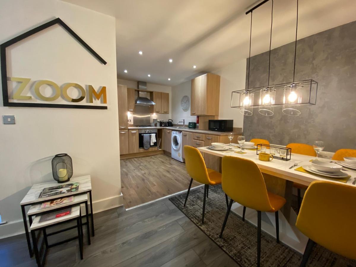 Luxe Place - Netflix & Workspace For 6 Birmingham Bagian luar foto